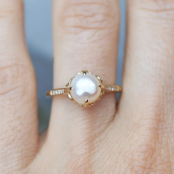 CRYSTELLA | DELICATE PEARL &amp; CRYSTAL RING