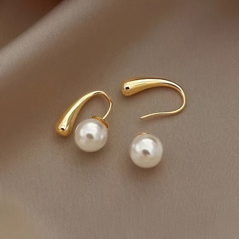 LOUISA | MINIMALIST ARC PEARL EARRINGS