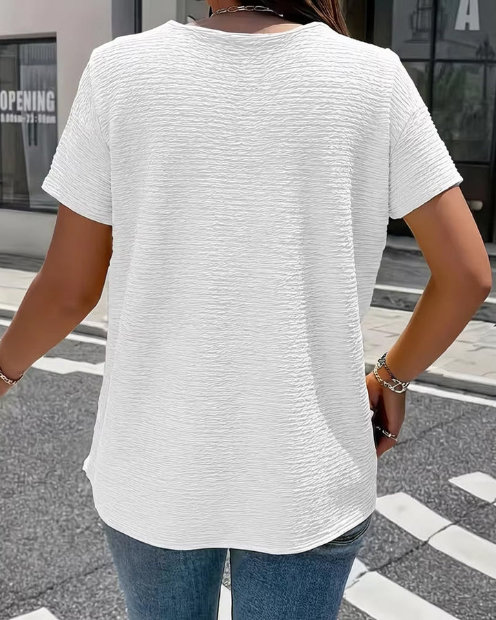 OLIVIA | PETER PAN COLLAR BUTTON T-SHIRT