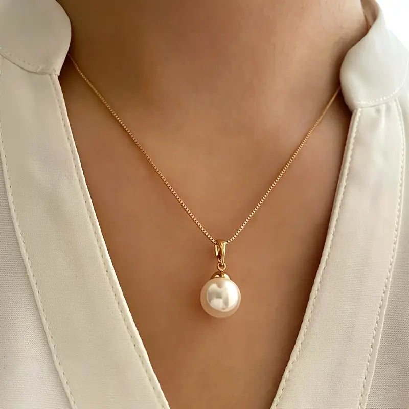 TAMSIN | GOLD PEARL PENDANT &amp; EARRING SET