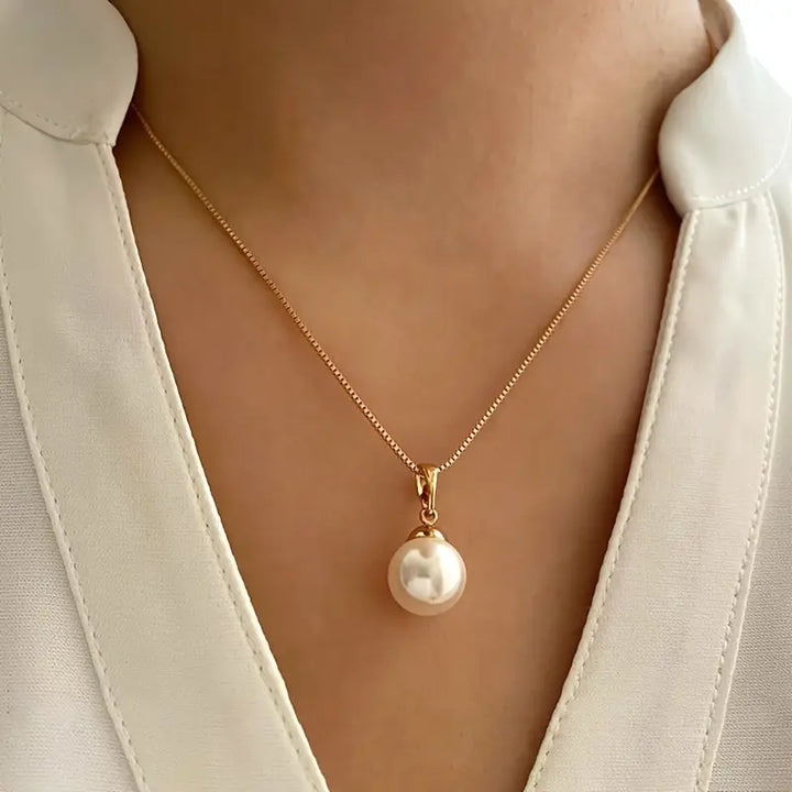 TAMSIN | GOLD PEARL PENDANT &amp; EARRING SET