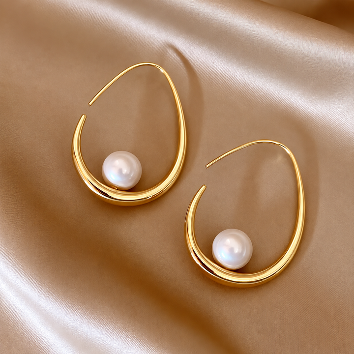 SELENA | CRESCENT PEARL HOOP EARRINGS
