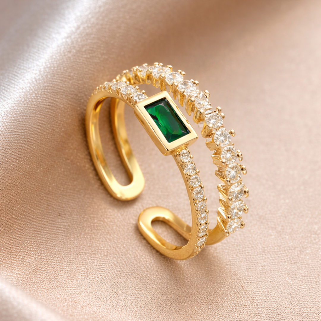 ISABELLA | LUXURIOUS EMERALD AND GOLD RING