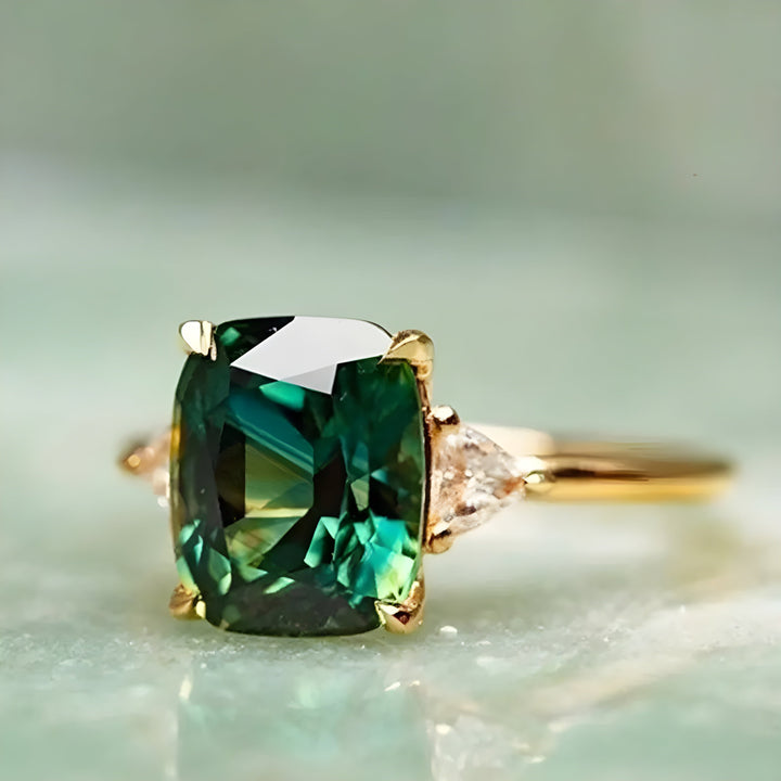ISABELLA | ELEGANT SQUARE EMERALD RING