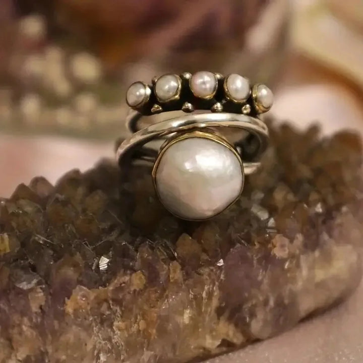 KIRRA | LAYERED PEARL RINGS SET