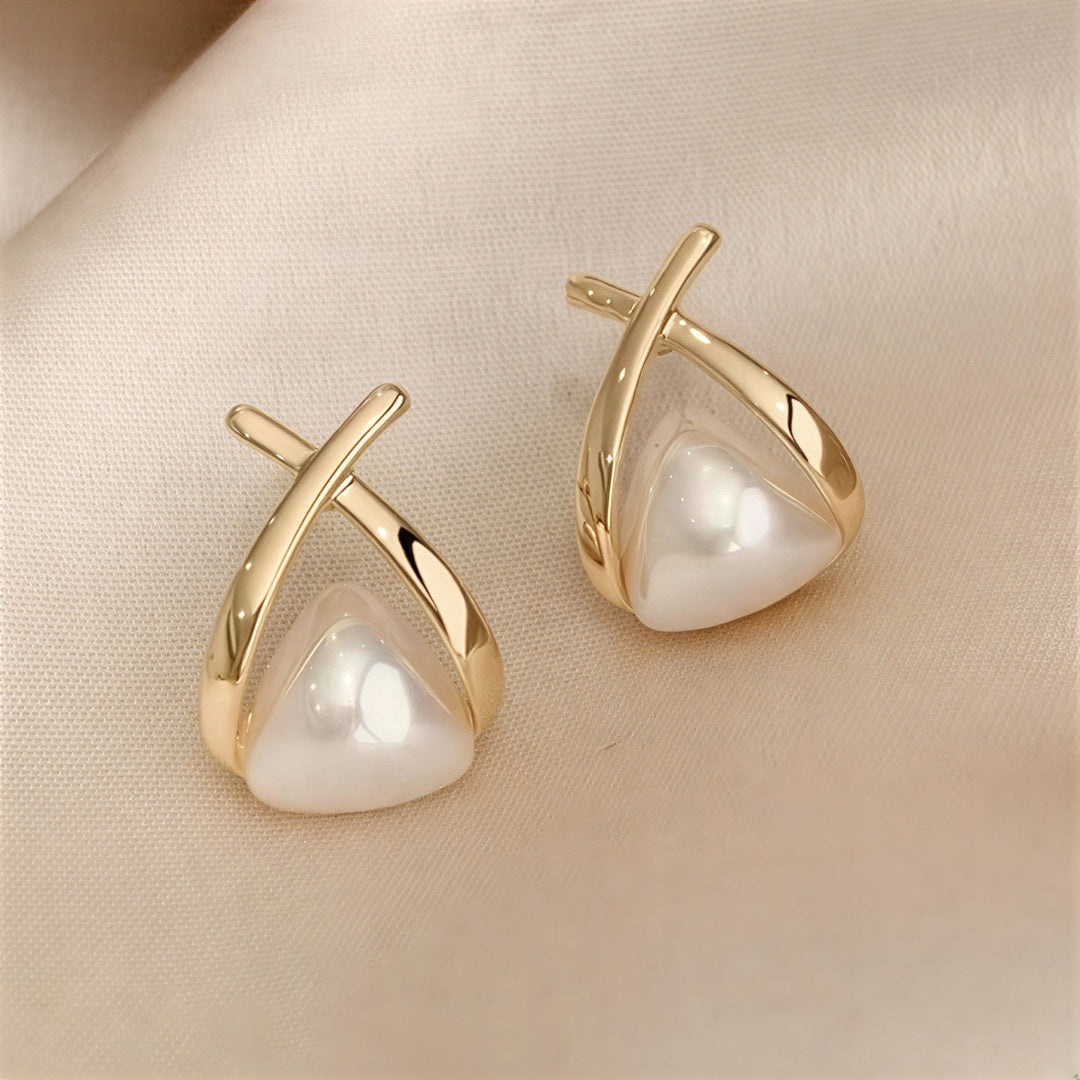 ELARA | EVERYDAY CLASSIC PEARL EARRINGS